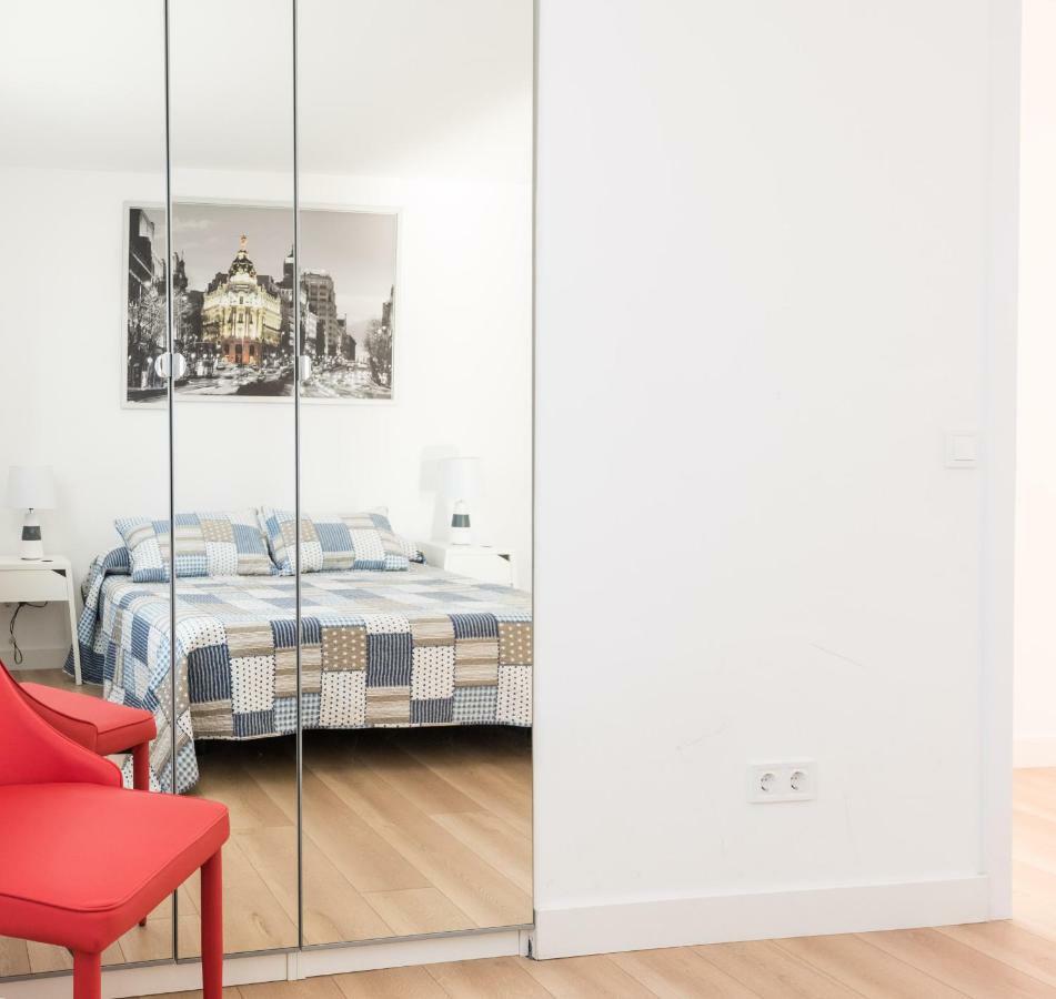 Ever House Ifema Mar De Cristal Madrid Bagian luar foto